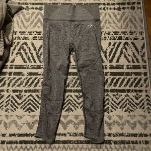 Gym shark leggings